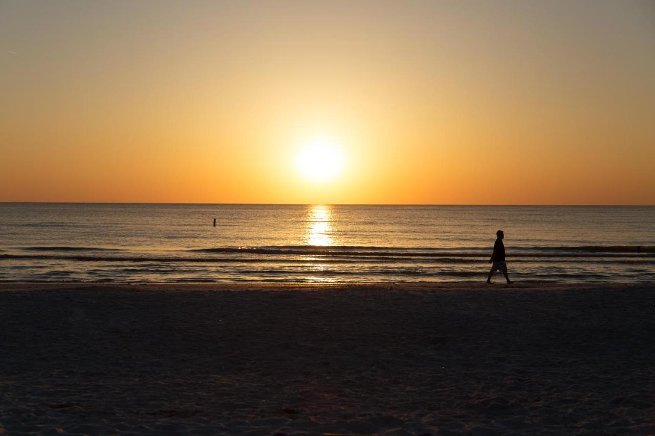 The Avalon Club Hotel Clearwater Beach Bagian luar foto